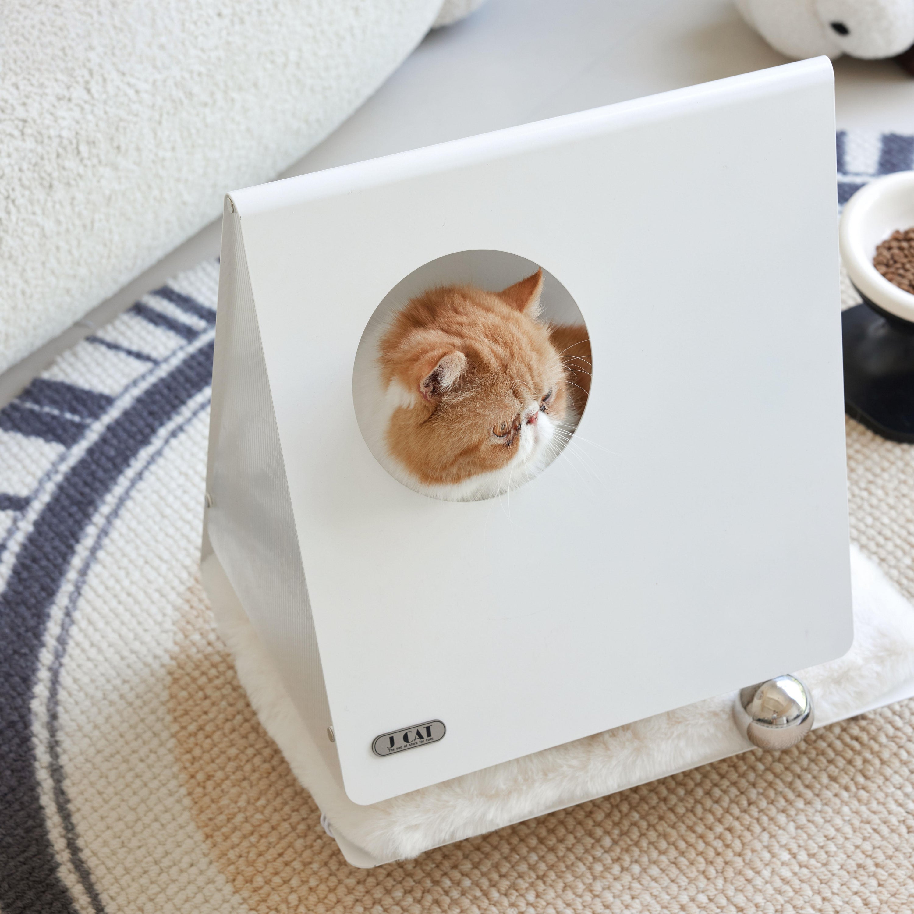 TriPod Cat House