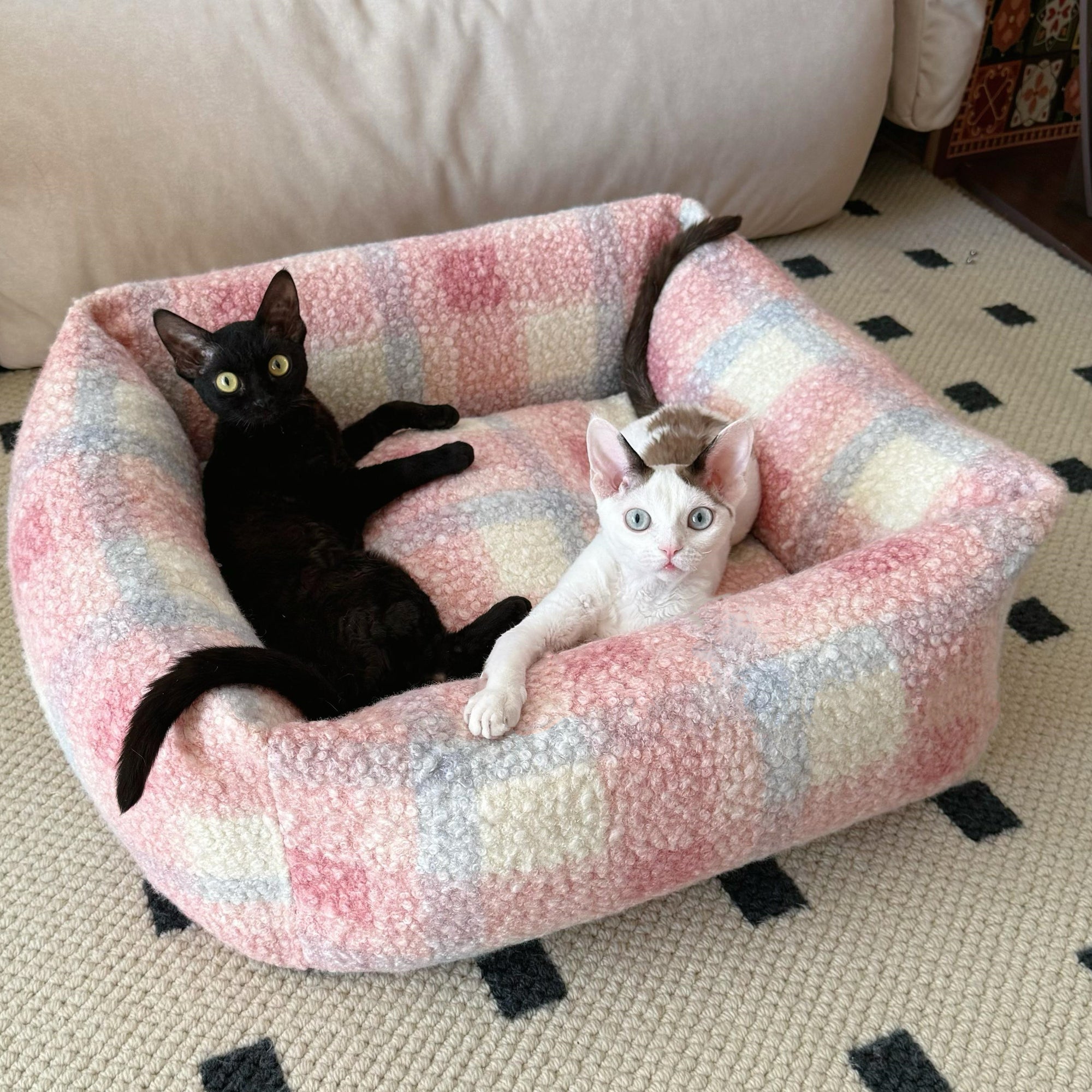 Curly Pink Checkered Washable Cat Bed by Bigeeo