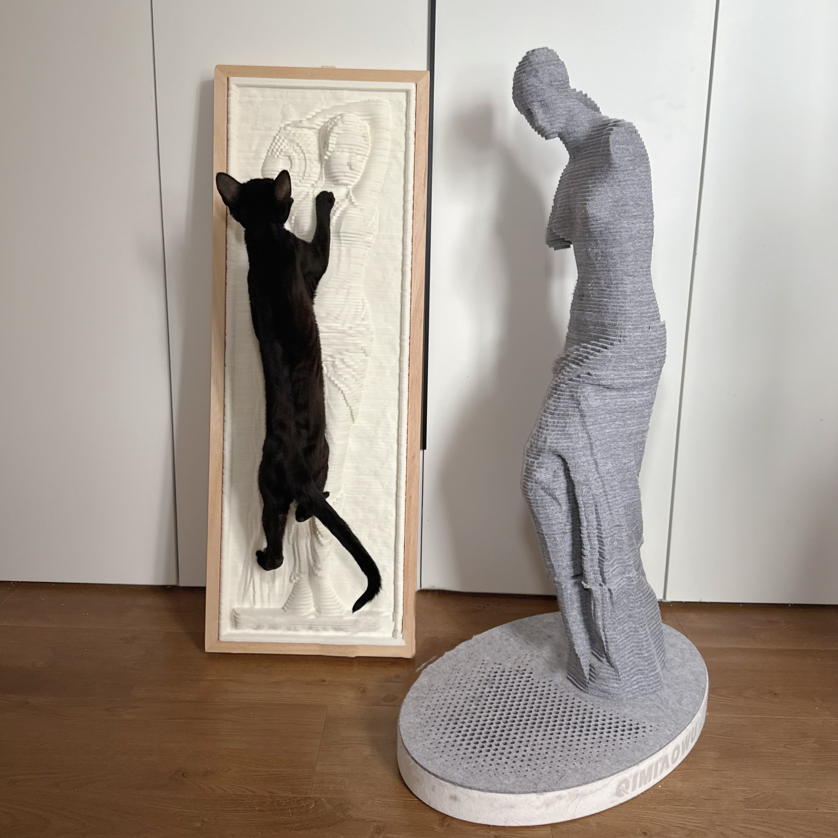 Standing Relief Felt Cat Scratching Board cat scratcher by Bigeeo – photo 5