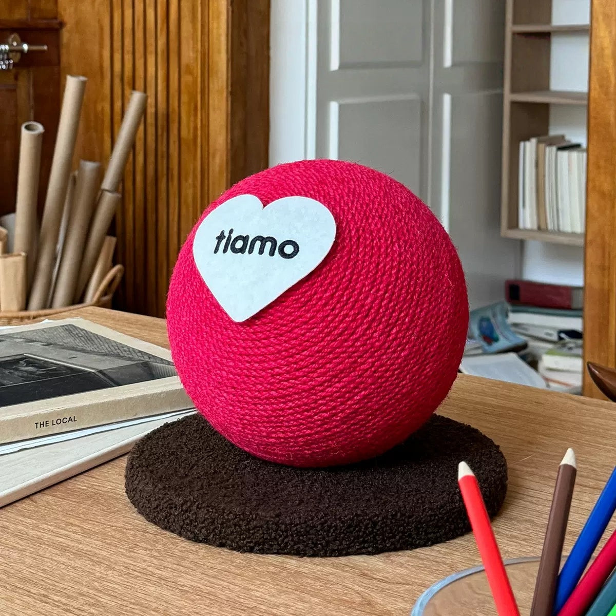 Movo Modern Cat Scratcher Ball – Stylish Design Meets Playtime Fun
