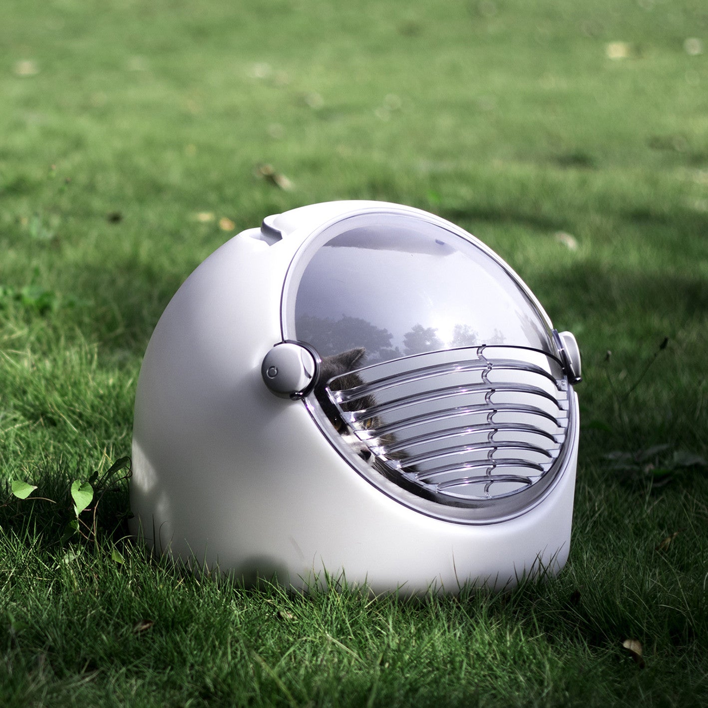 Space Capsule Cat Carrier & Lounge Pod