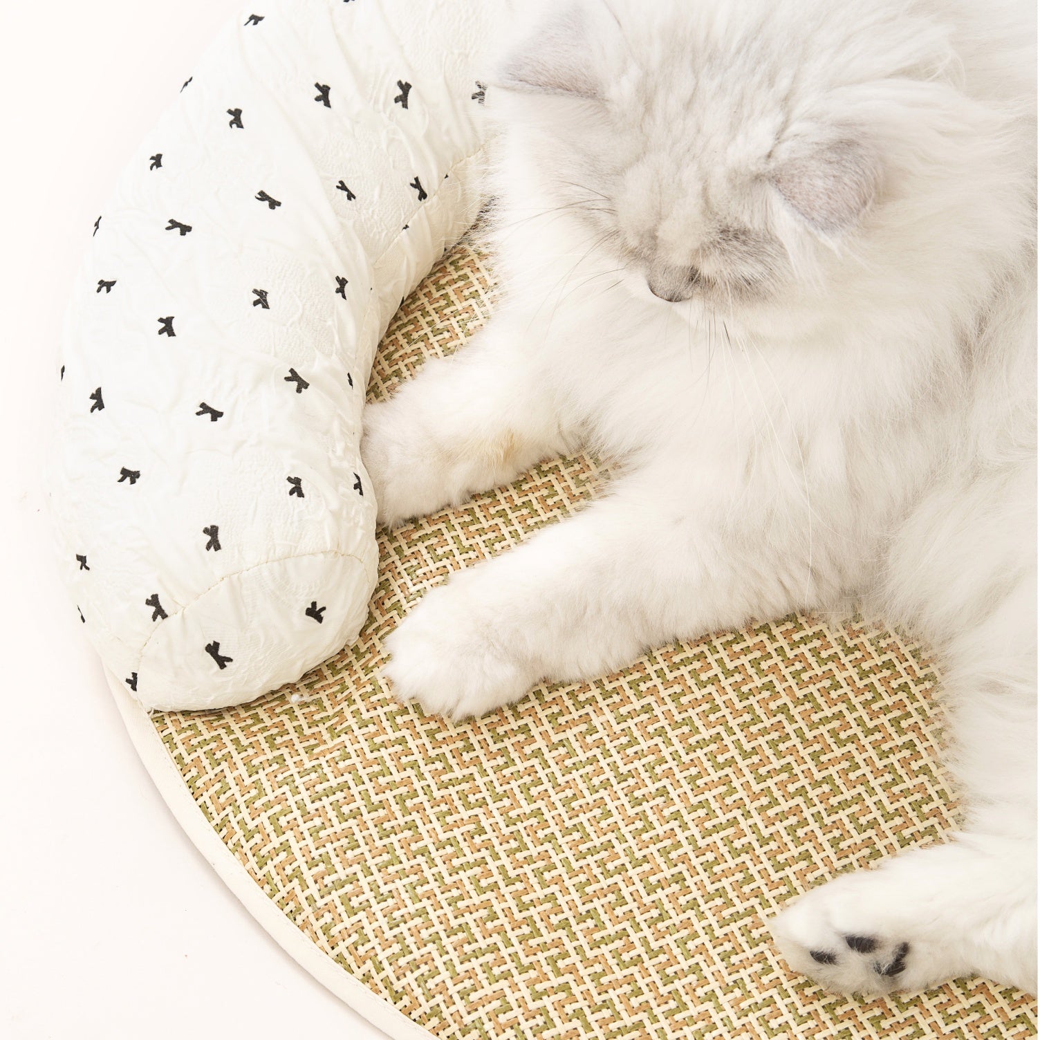 Brisa Cooling Cat Mat – Scratch-Friendly Summer Bed with Pillow
