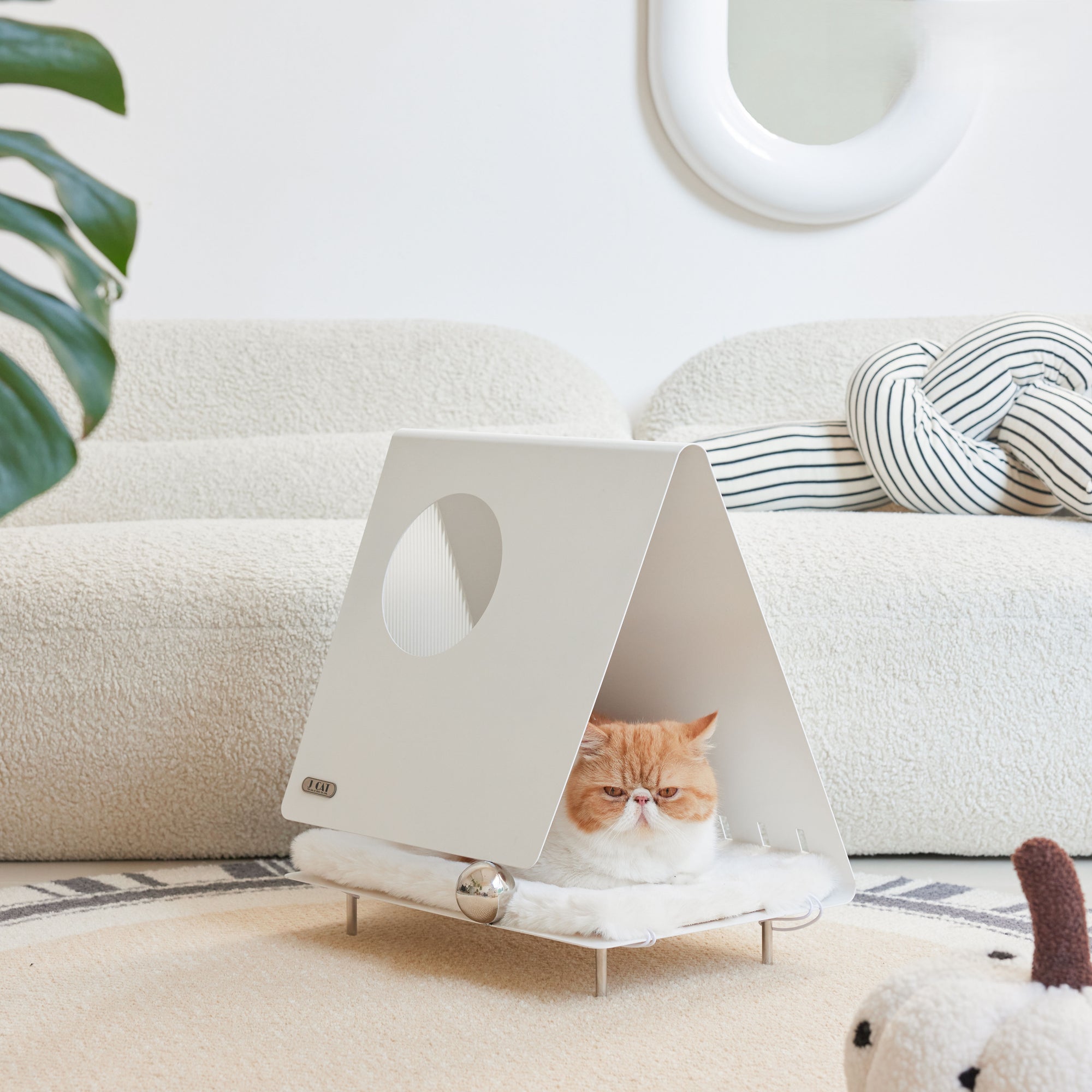 TriPod Cat House