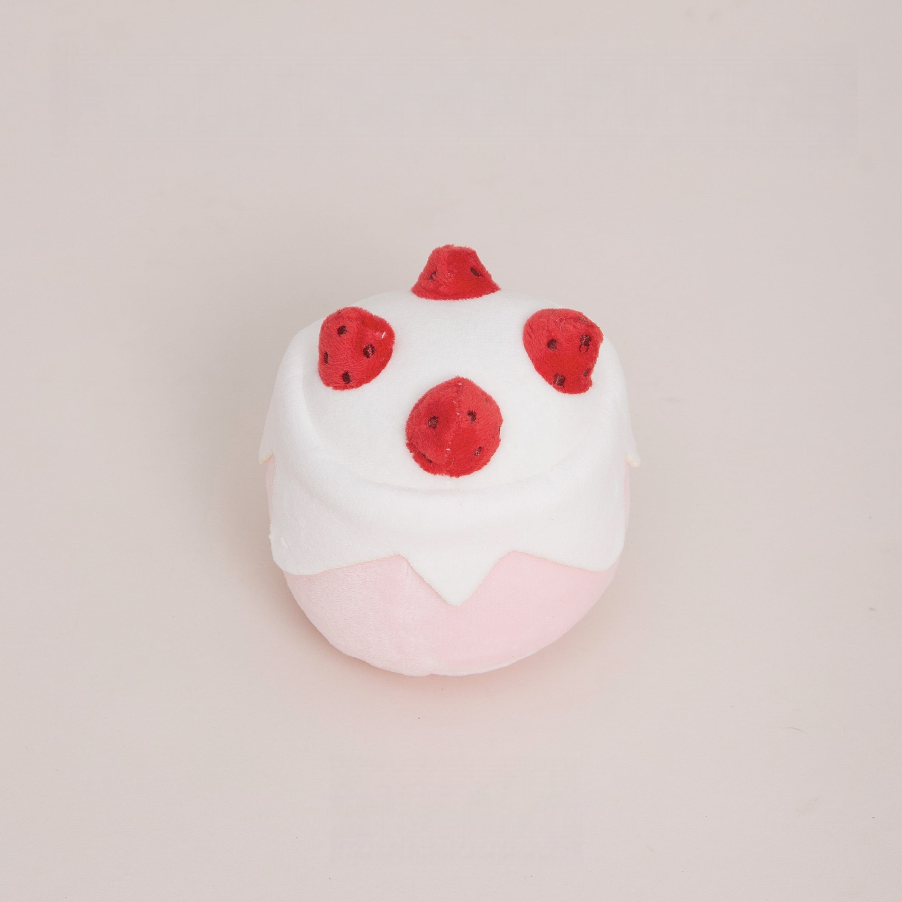 Gateau Catnip Toy – Strawberry Cake Plush for Cats