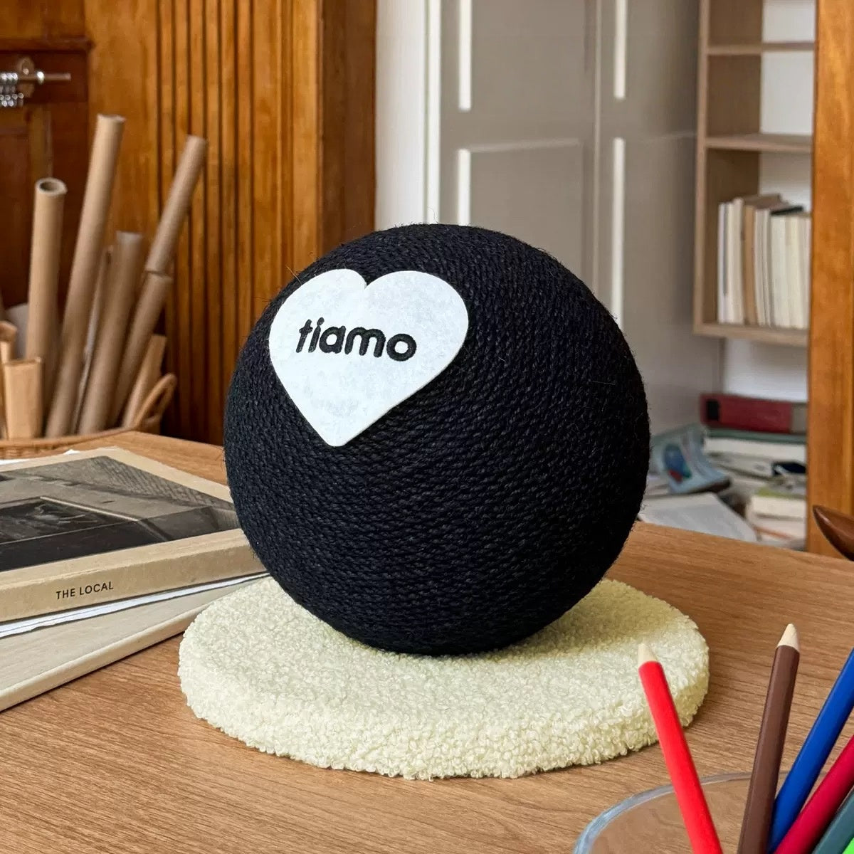 Movo Modern Cat Scratcher Ball – Stylish Design Meets Playtime Fun