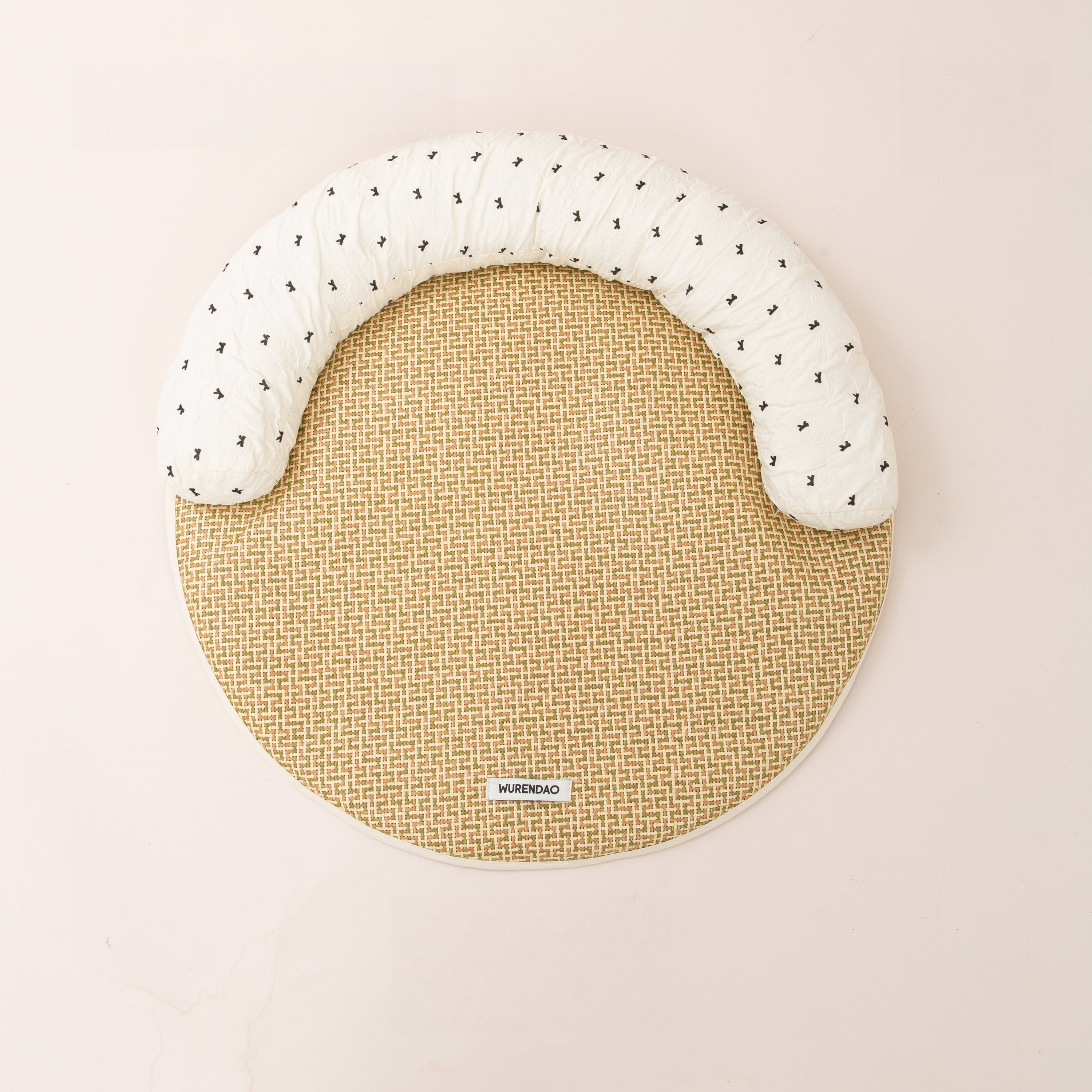 Brisa Cooling Cat Mat – Scratch-Friendly Summer Bed with Pillow